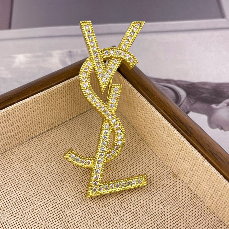 Bakrena broš s literom i dijamantnim kamenčićima, elektroplatirano, ljeto 2025, ženski luksuzni modni dodatak, pogodan za sako