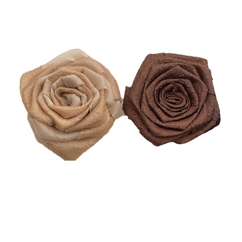 Ručna broš s cvijetom od tkanine za žene, francusko-retro stil, Materijal: tkanina; Podrijetlo: Yiwu; Marka: Qiao Li; Proljeće 2024