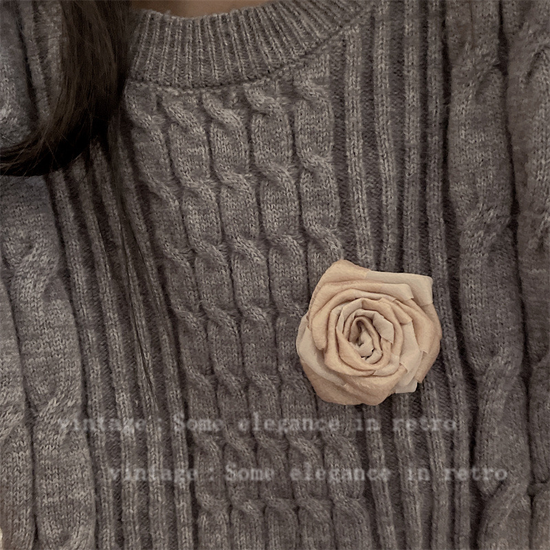 Ručna broš s cvijetom od tkanine za žene, francusko-retro stil, Materijal: tkanina; Podrijetlo: Yiwu; Marka: Qiao Li; Proljeće 2024