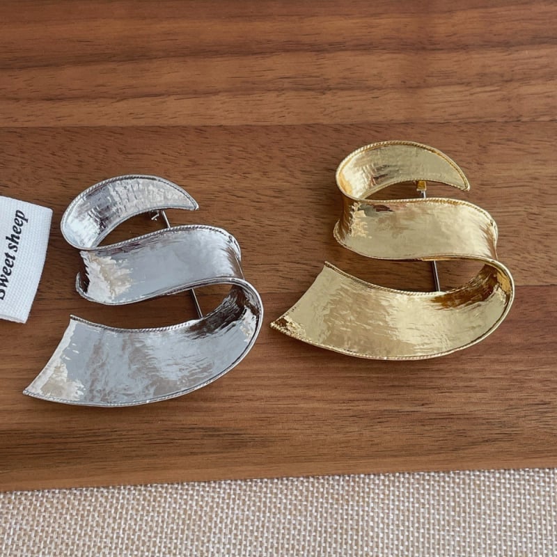 Metalna geometrijska broš – elektroplatirana, unisex, dekorativna, dobar poklon
