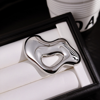 Broš od nehrđajućeg čelika • oblik vrtlog • elektroplatiranje • unisex, jednostavan dizajn