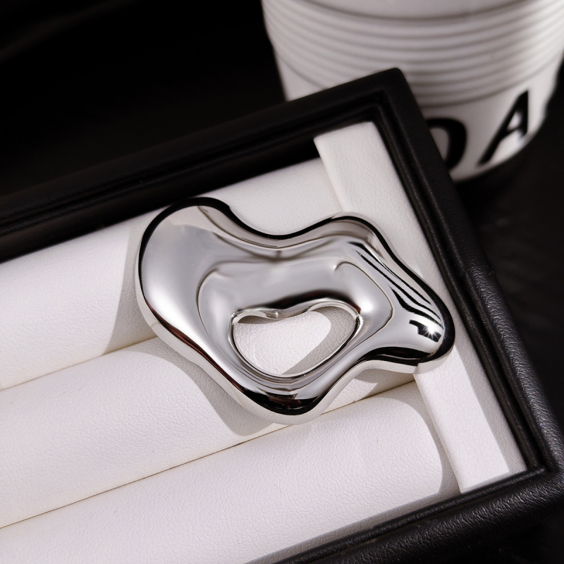 Broš od nehrđajućeg čelika • oblik vrtlog • elektroplatiranje • unisex, jednostavan dizajn