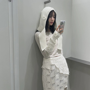 Nertinė kepurė su gėlių motyvais, rankų darbo, universalus (Žiema, Pavasaris ir Ruduo; Žiemos leidimas 2025)