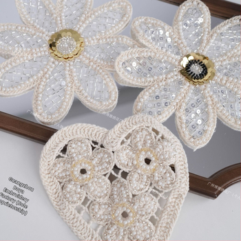 Perlų karoliukų lopas – gėlių motyvas, etninio stiliaus, madinga unisex, spausdinta siuvinėjimo, 2025 m. vasara