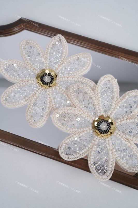 Perlų karoliukų lopas – gėlių motyvas, etninio stiliaus, madinga unisex, spausdinta siuvinėjimo, 2025 m. vasara