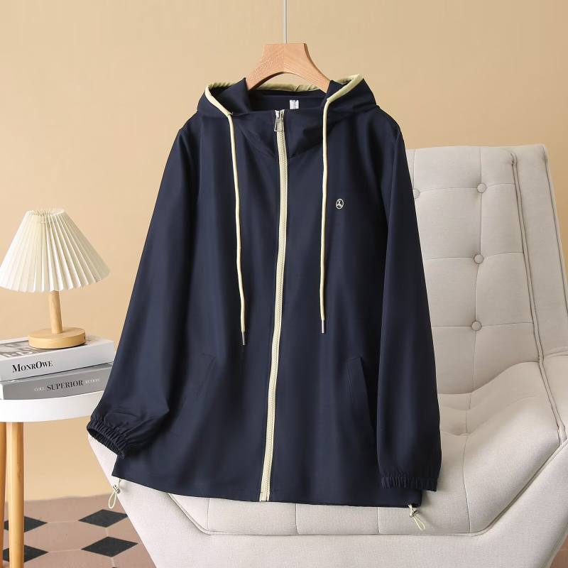 Moteriška gobtuvu striukė su laisvu kirpimu, ilgos rankovės, užtrauktukas, lengvas poliesterio audinys 80–90%