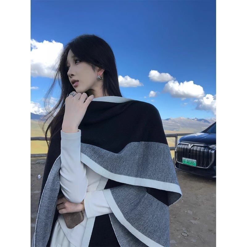 Ženski jacquard pleteni šal, poliester materijal, monotoni uzorak, zadržava toplinu, pogodan za zimu, jesen i proljeće.