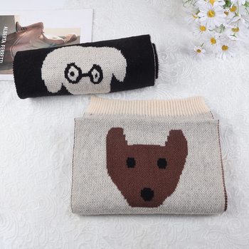 Плетен шал с мотив на куче – японски стил, warp плетение, полиестрова тъкан (>96%), зимна топлина