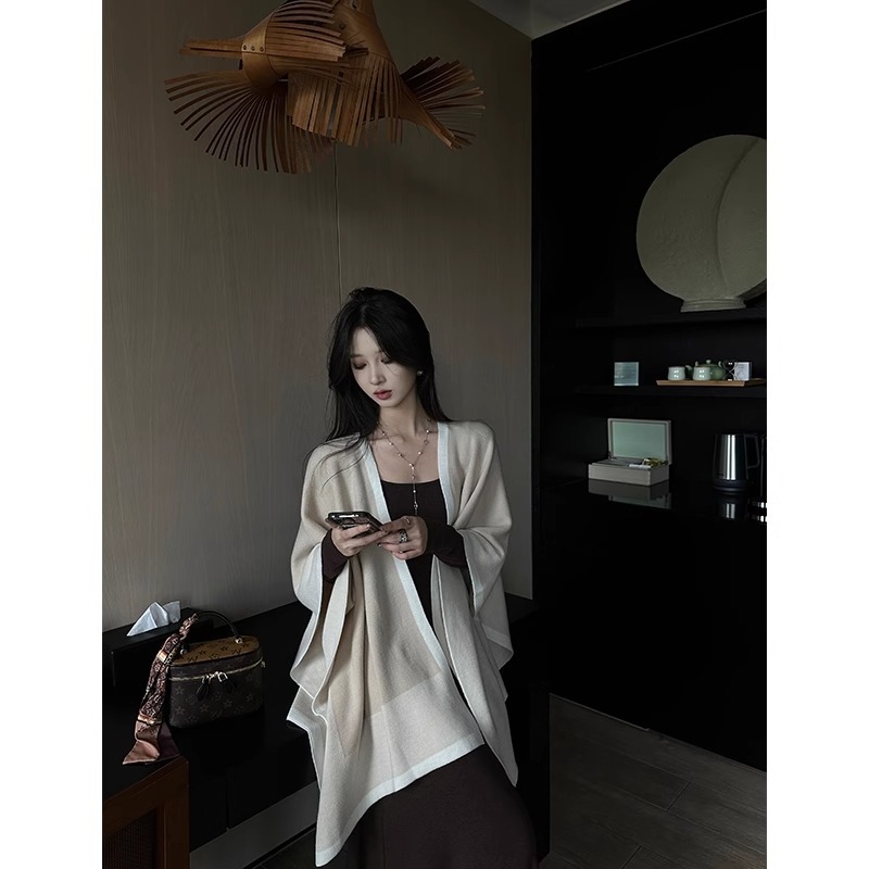 Ženski kapuš-šal - Jednobojni uzorak, Jacquard obrada, Dekorativno, Prošireni stil