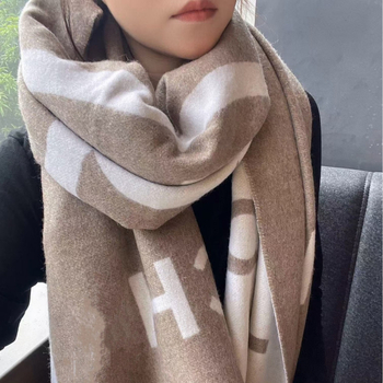 Кашмирен шал от C Home — 100% кашмир, warp-плетение, топъл за зимата, литературно ретро бохемски стил (есен 2024)