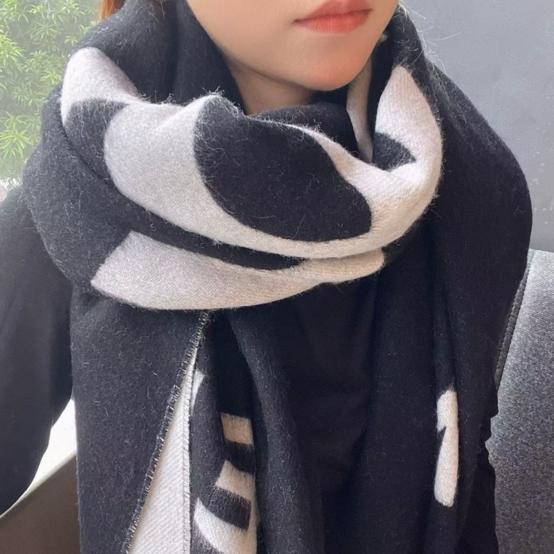 Кашмирен шал от C Home — 100% кашмир, warp-плетение, топъл за зимата, литературно ретро бохемски стил (есен 2024)