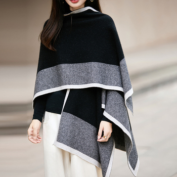 Kapucnis gyapjú pelerina - warp-knit kötés, 100% gyapjú, ősz-tél