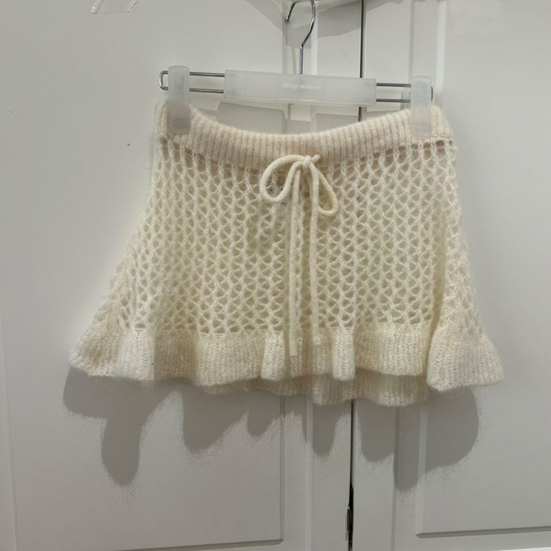 Moteriški trumpi mohair megztiniai sijonai su perforuotu dizainu, raištis ir elastinė juosta, sluoksniuota megzimo išvaizda