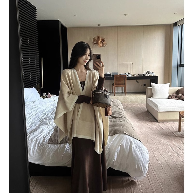 Ženski pleteni šal s blok dizajnom boja, oversized i opuštenog kroja, poliester warp pletena jacquard tkanina, jednobojan