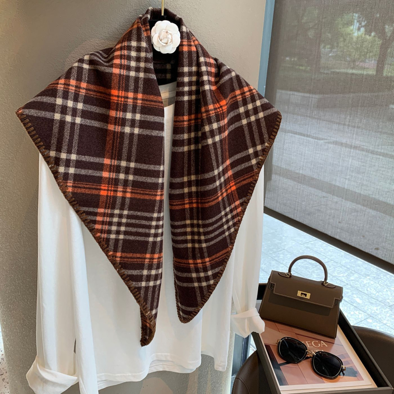 Șal triangular din lână amestec, țesătură satină, menține căldura, accesoriu de iarnă.