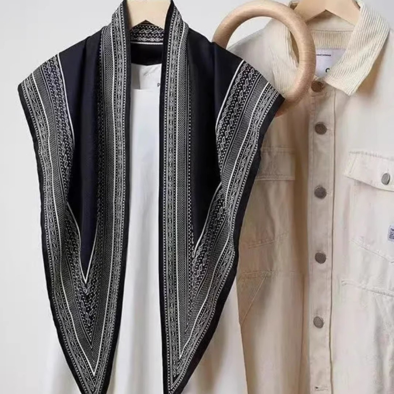 Полиестерен триъгълен шал с принт, съдържащ над 96% полиестер, Лято 2025 издание, произход Джинхуа