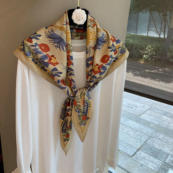 Șal triunghiular din bumbac cu model floral jacquard