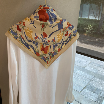 Șal triunghiular din bumbac cu model floral jacquard