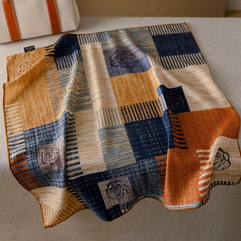 Γυναικείο τετράγωνο φουλάρι από μετάξι-μάλλινο μίγμα, ύφανση warp-knitting, φθινόπωρο 2025, προέλευση Hangzhou, εκτύπωση