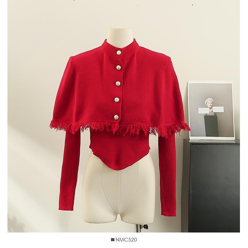 Nertas paltas su kutais ir V-kaklo iškirpte, medvilnė, vienos spalvos, moterims, rudens-žiema