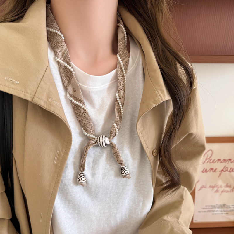 Colier-șal cu floare de caju, înfășurat cu perle și mătase, tricotat manual, halter, materiale mixte, toamnă 2025