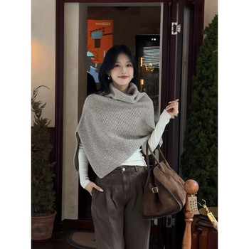 Moteriškas megztas šalikėlis-paltas su įpjova, vilna, warp knitting, elegantiškas kelių sluoksnių dizainas, pečių juosta