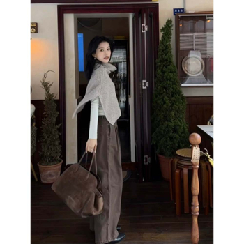 Moteriškas megztas šalikėlis-paltas su įpjova, vilna, warp knitting, elegantiškas kelių sluoksnių dizainas, pečių juosta