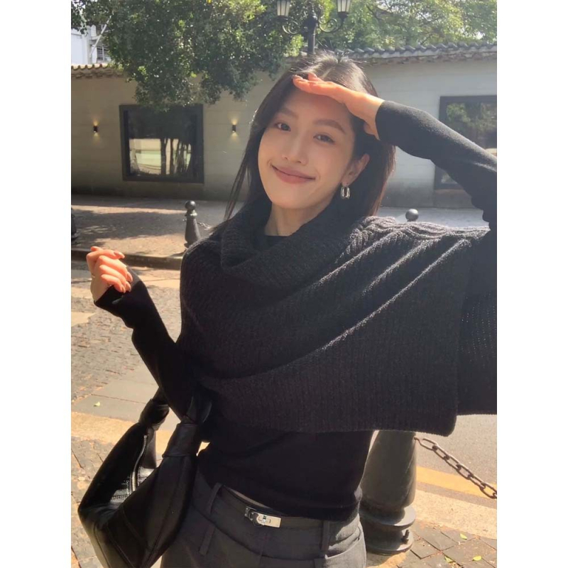 Moteriškas megztas šalikėlis-paltas su įpjova, vilna, warp knitting, elegantiškas kelių sluoksnių dizainas, pečių juosta