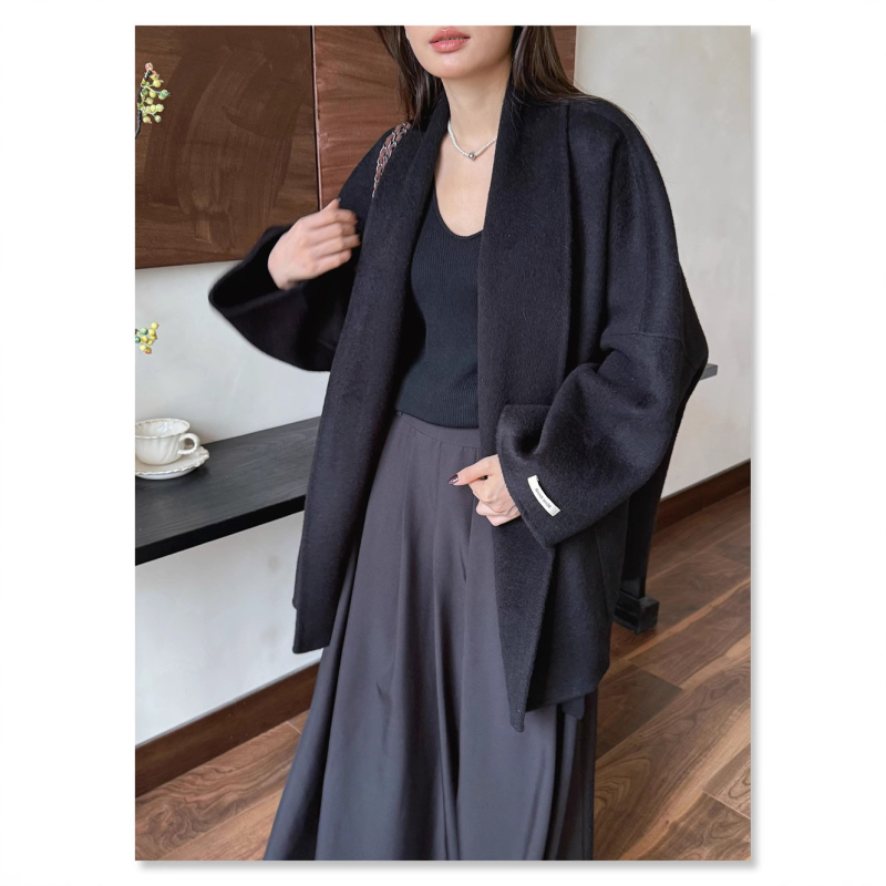 Ženski kaput od vunenog i yak vunenog materijala, jednofarban, s reverom, udoban kroj, duljina 50–65 cm