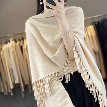 Háromszög alakú gyapjú sál bojtokkal, nőknek, warp kötés, monokróm minta, őszi-téli szezon