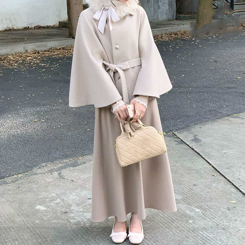 Női gyapjúkabát műszőrme gallérral – két darabos készlet, pamut-keverék anyag, vastag, lazán szabott, hosszú ujjú, egy soros gombolás, középmagas hossz (50–65 cm)