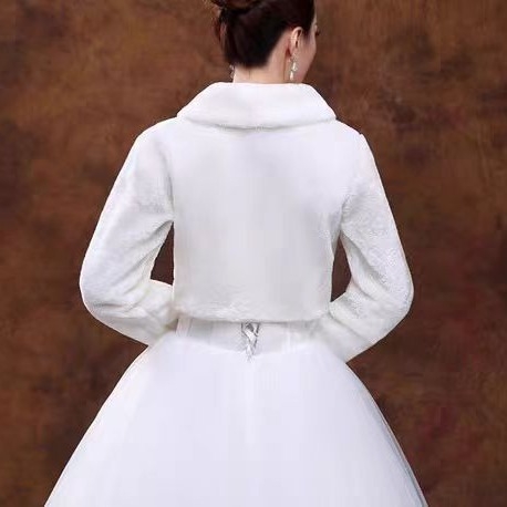 Vjenčani kaput od umjetnog krzna za nevestu i družice s dugim rukavima — umjetno krzno, jesen-zima sezona, stil fashion OL, ravno tkanje, dekorativno