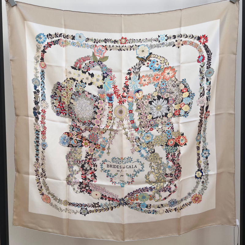 Флорален копринен твил квадратен шал, 100% мулбъри коприна, флорален принт, Пролет 2024