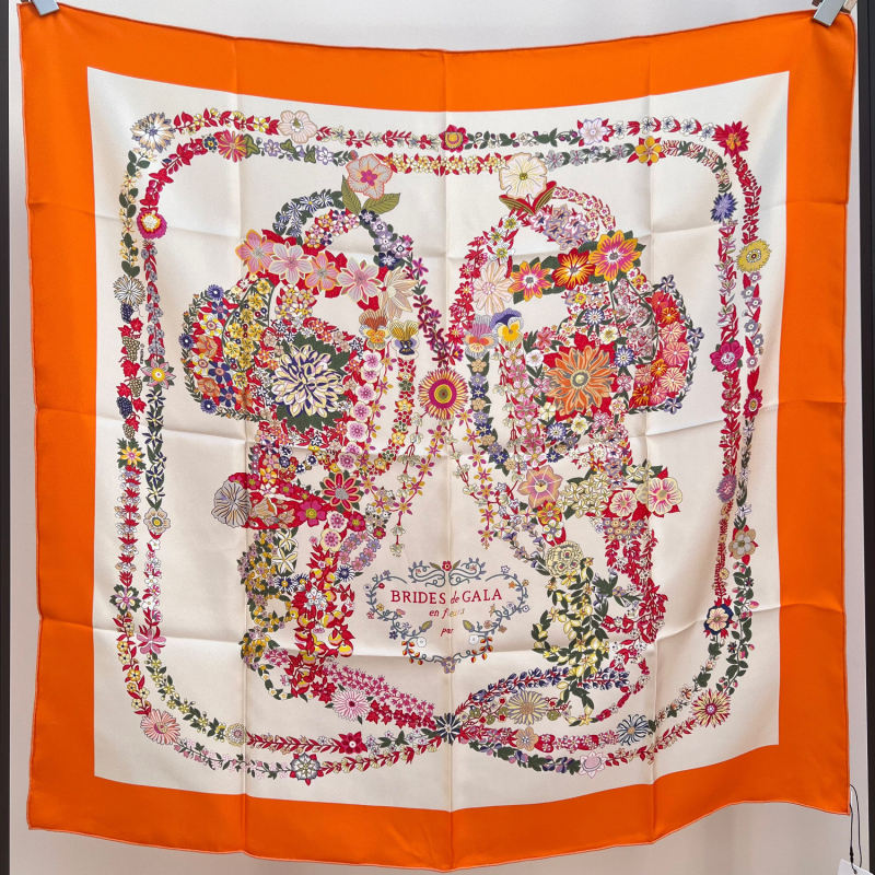 Флорален копринен твил квадратен шал, 100% мулбъри коприна, флорален принт, Пролет 2024