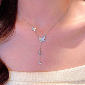 Nyaklánc — Pillangó alakú kagyló medál, sárgaréz aranyozott bevonattal, kulcscsonti lánc, kb. 20 g