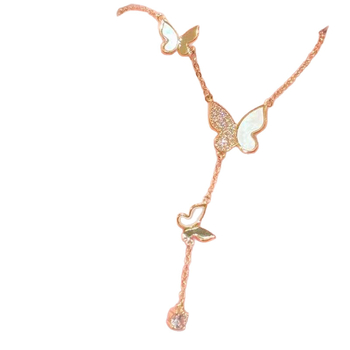 Nyaklánc — Pillangó alakú kagyló medál, sárgaréz aranyozott bevonattal, kulcscsonti lánc, kb. 20 g