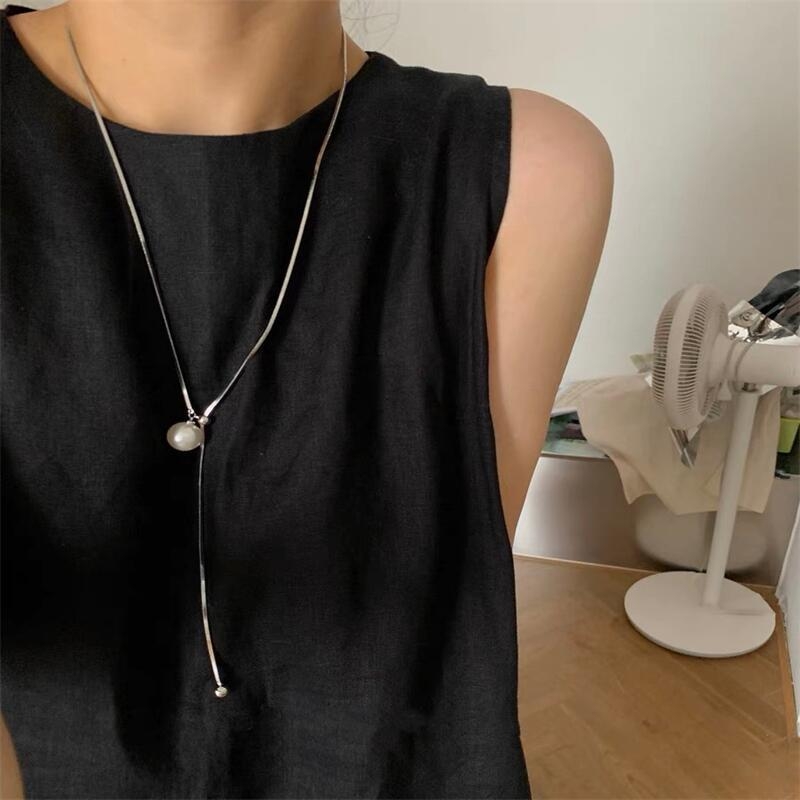 Garā kaklarota džemperim ar lielu pērlīšu kulonu, čūskveida ķēde, ģeometriskais stils, rūtainais raksts, 51–80 cm