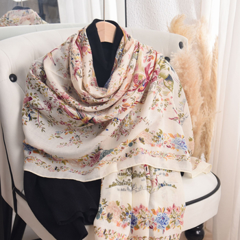 Silk Charm poliester šal – warp-knit tkanina, pastoralni otisak, proljeće 2025 lansiranje, svestran, visokokvalitetan modni dodatak