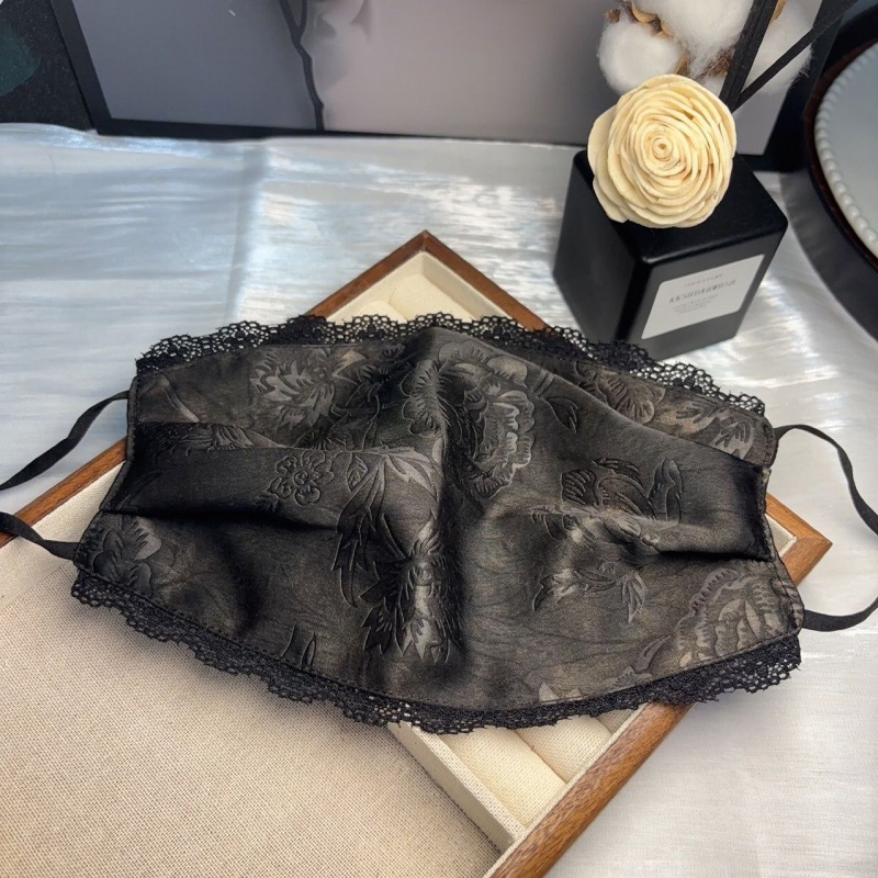 Apsauginė veido skraiste su kaklo šaliku, nėrinių audinys, nailonas ir poliesteris, pusiau dengta, 2024 m. pavasaris