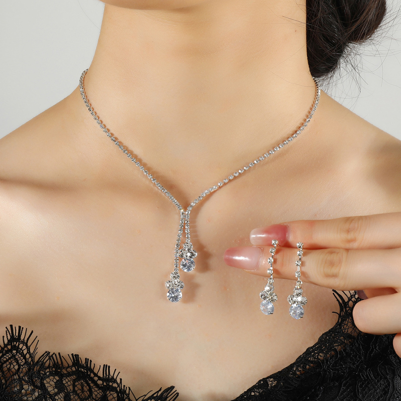 Set nakita: cirkon cvjetni dizajn, naušnice i ogrlica, materijal rhinestone, korejski stil