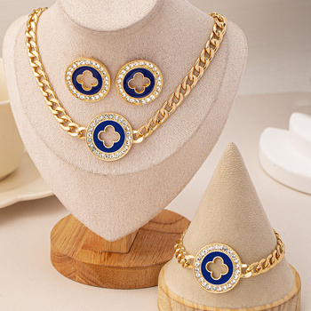 Set de bijuterii format din colier, brățară și cercei cu trifoi geometric gol și accente de diamant; pandant din aliaj; placare electroplată; lungime reglabilă 51–80 cm; lanț obișnuit