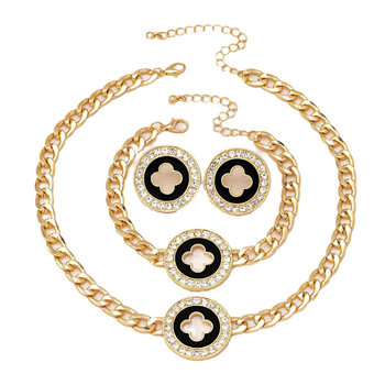 Set de bijuterii format din colier, brățară și cercei cu trifoi geometric gol și accente de diamant; pandant din aliaj; placare electroplată; lungime reglabilă 51–80 cm; lanț obișnuit