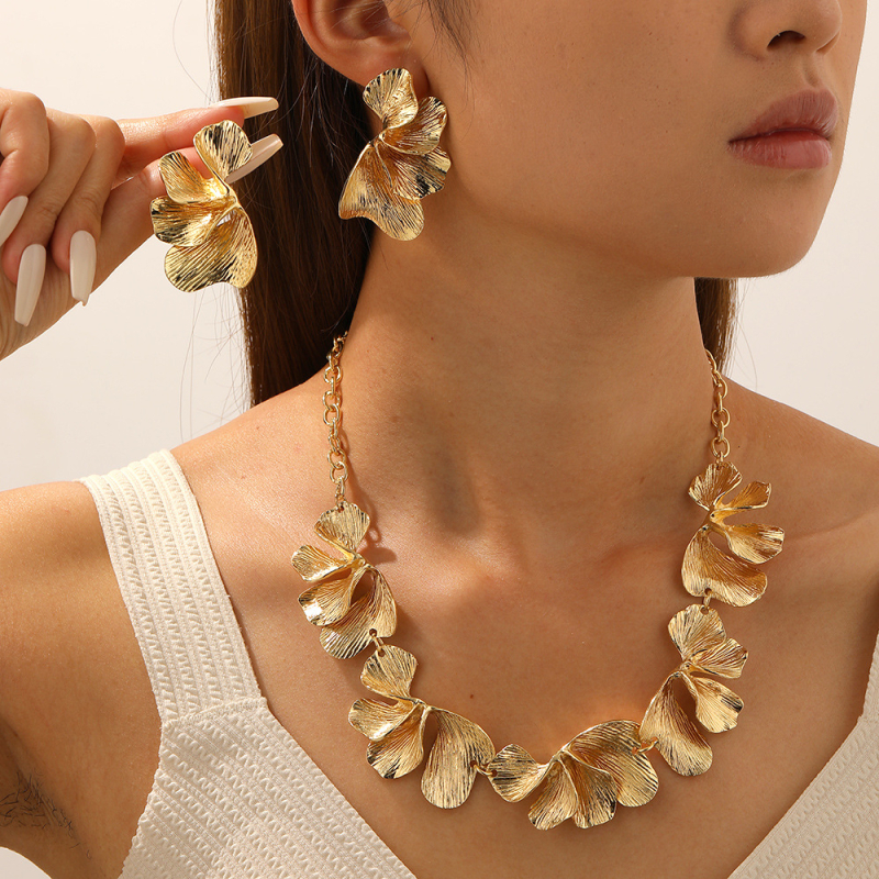 Σετ κολιέ και σκουλαρίκια από κράμα ψευδαργύρου με φλοραλ σχέδιο, ηλεκτροπλατινωμένη επιφάνεια, κανονική αλυσίδα