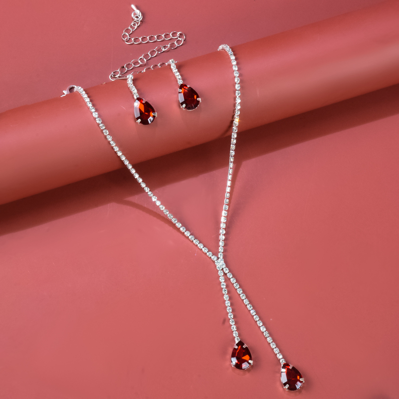 Ženski set nakita: naušnice + ogrlica rhinestone, Twist lanac (Materijal: Rhinestone; Tehnologija obrade: Set with diamonds; Set: Naušnice + Ogrlica; Dužina lanca: Twist chain; Uzorak: Ljubav/vodene kapljice/zvona)