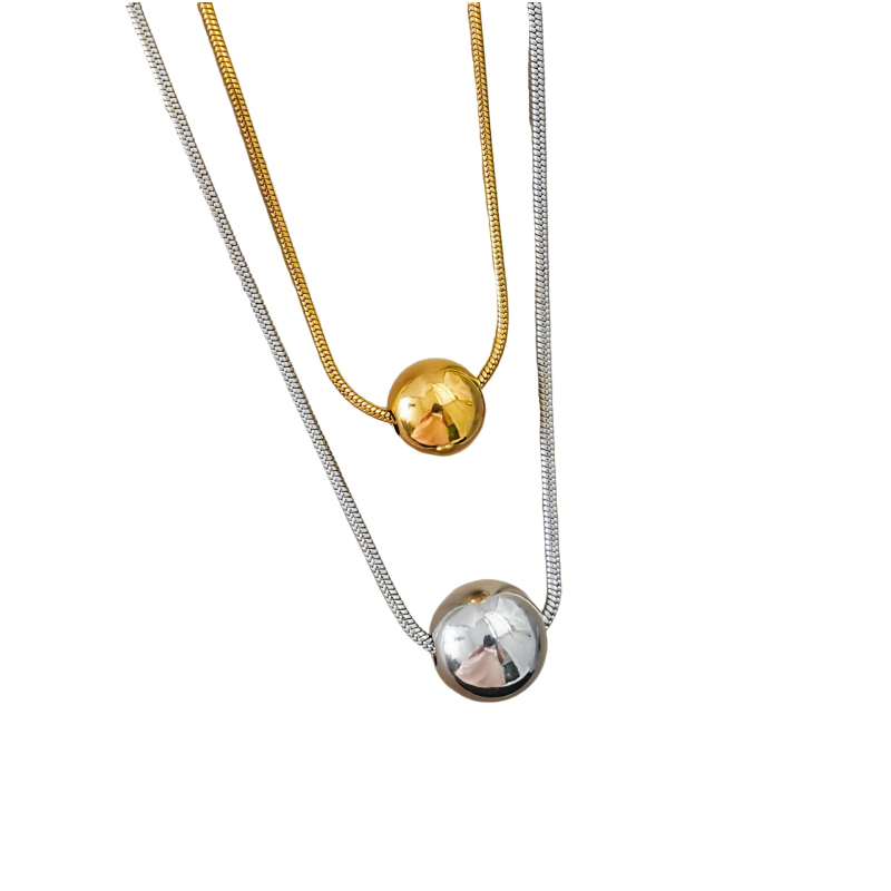 Set de coliere cu lanț cu bile și pandantiv ciucuri din oțel titan, design sferic geometric; Material: oțel titan; Circumferință: 41–50 cm; Material pandantiv: 18K; Greutate: 10 g