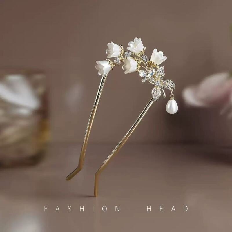 U-alakú hajcsat bojtokkal és gyöngyökkel – kézzel készített fém hajdísz, édes stílus Hanfu és Cheongsam updoshoz (2025 nyár)