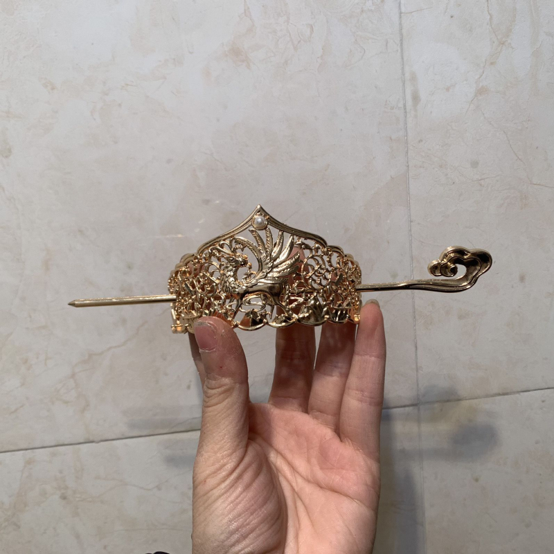 Galvos aksesuaras – plaukų karūna iš metalo, senovinis stilius (Medžiaga: Metalas; Stilius: Kitas; Prekės ženklas: Unique; Išleidimas: 2021 m. vasara)