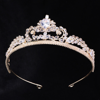 Esküvői cirkón korona – kristály anyag, K9 tisztaság, modell: korona, felületkezelés: cirkónium, fejfedő
