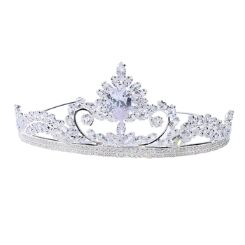 Esküvői cirkón korona – kristály anyag, K9 tisztaság, modell: korona, felületkezelés: cirkónium, fejfedő