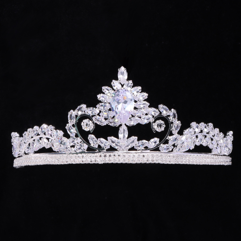Esküvői cirkón korona – kristály anyag, K9 tisztaság, modell: korona, felületkezelés: cirkónium, fejfedő